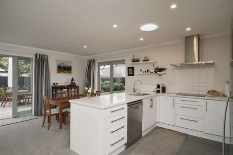 Photo of property in 2/27 Ngaio Street, Saint Martins, Christchurch, 8022