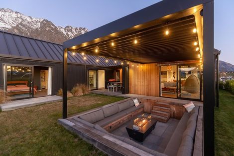 Photo of property in 2 Wanderer Lane, Jacks Point, Queenstown, 9371