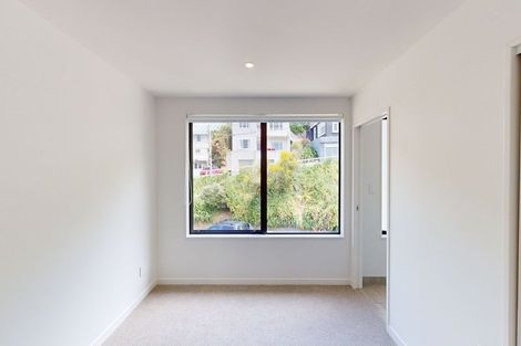 Photo of property in 175a Sutherland Road, Lyall Bay, Wellington, 6022