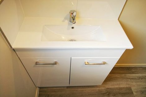 Photo of property in 1 Hinekohu Street, New Lynn, Auckland, 0600