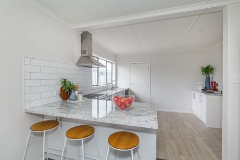 Photo of property in 80 Tararua Road, Levin, 5571