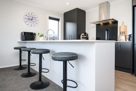 Photo of property in 20 Sardinia Grove, Fitzherbert, Palmerston North, 4410