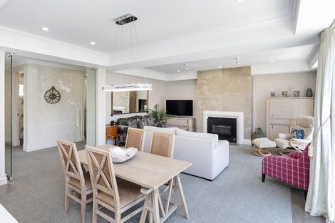 Photo of property in 152 Merivale Lane, Merivale, Christchurch, 8014