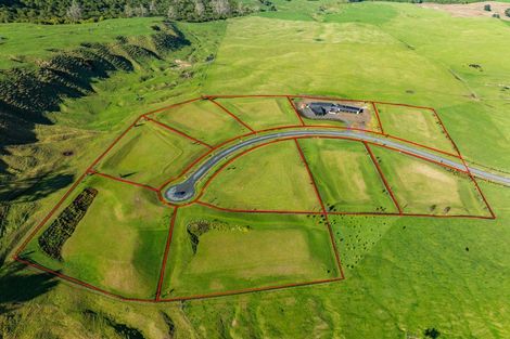 Photo of property in 1 Taumata Rise, Acacia Bay, 3385