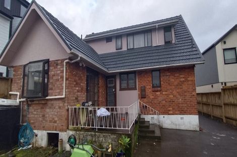 Photo of property in 48 Taikata Road, Te Atatu Peninsula, Auckland, 0610