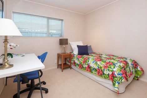 Photo of property in 2/132 Millhouse Drive, Northpark, Auckland, 2013