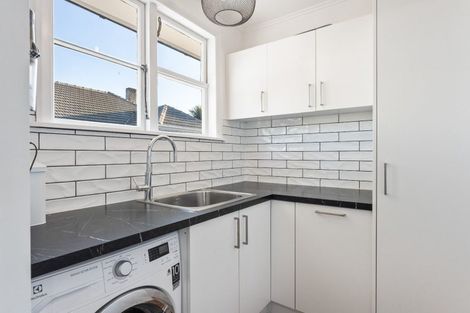 Photo of property in 21 Hadfield Crescent, College Estate, Whanganui, 4500