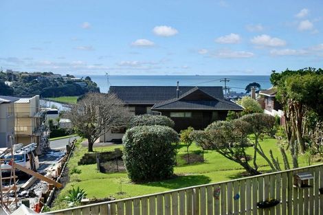 Photo of property in 3/35 Rangitoto Terrace, Milford, Auckland, 0620
