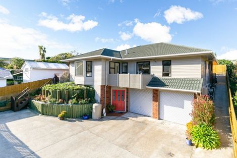Photo of property in 11a Roy Street, Tawa, Wellington, 5028
