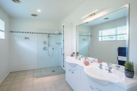 Photo of property in 39 Killalea Place, Paraparaumu, 5032