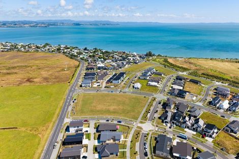 Photo of property in 17 Uatoto Road, Clarks Beach, 2122