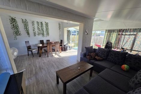 Photo of property in 60 Carruth Road, Papatoetoe, Auckland, 2025