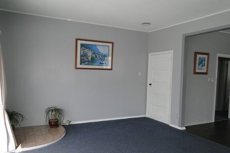Photo of property in 9 Waiohua Road, Greenlane, Auckland, 1061
