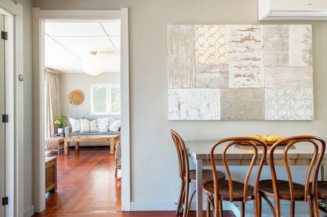 Photo of property in 20 Garden Road, Piha, 0772