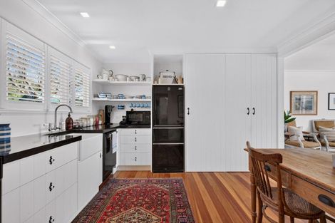 Photo of property in 320 Clifton Road, Te Awanga, 4102