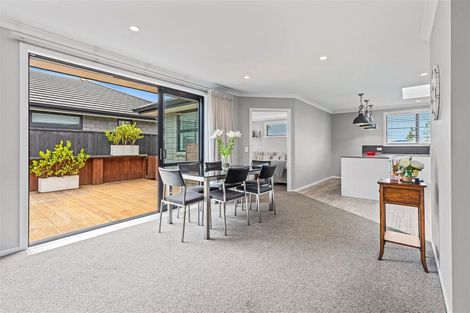 Photo of property in 27 Saddlers Way, Papamoa, 3118