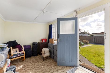 Photo of property in 15 Bull Street, Bulls, 4818