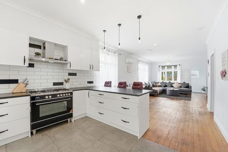 Photo of property in 96 Alma Road, Gonville, Whanganui, 4501