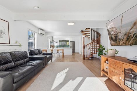 Photo of property in 46 Lee Street, Te Puke, 3119