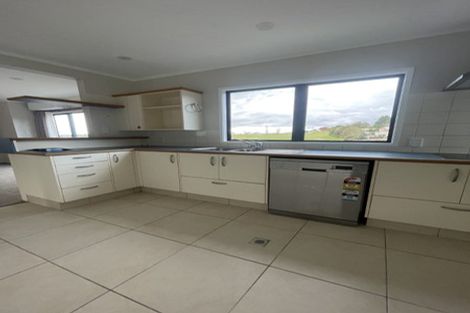 Photo of property in 3/485 Don Buck Road, Massey, Auckland, 0614