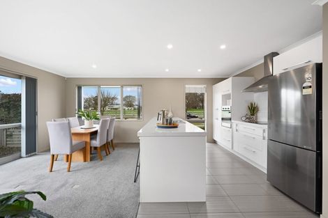 Photo of property in 41 Plescher Crescent, Leamington, Cambridge, 3432