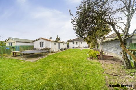 Photo of property in 6 Pukatea Place, Milson, Palmerston North, 4414