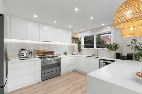 Photo of property in 21 Woodstock Place, Russley, Christchurch, 8042