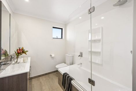 Photo of property in 14 Kahika Grove, Huapai, Kumeu, 0810