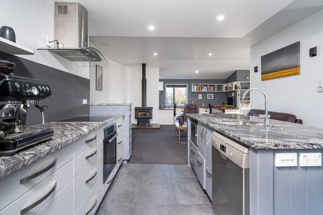 Photo of property in 16 Matukituki Crescent, Twizel, 7901