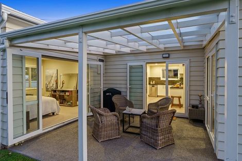 Photo of property in 16 Sunny Glen, Waikanae, 5036