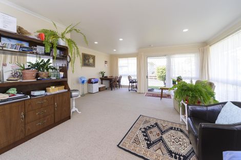 Photo of property in 29a Raglan Avenue, Cloverlea, Palmerston North, 4412