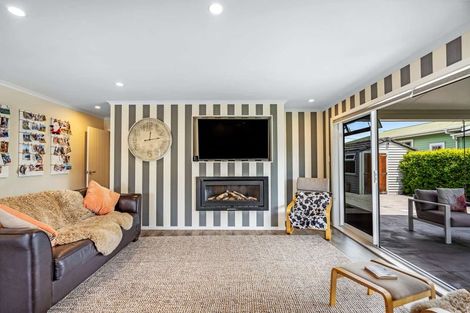 Photo of property in 1 Alfred Street, Westshore, Napier, 4110