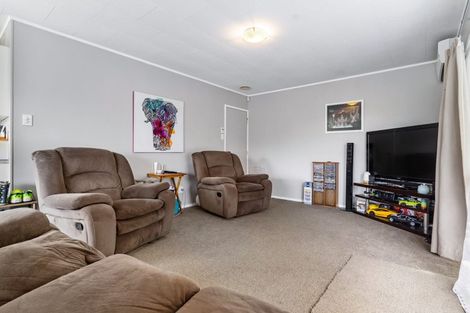 Photo of property in 2/20 Landsdale Place, Massey, Auckland, 0614
