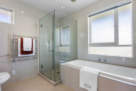 Photo of property in 342 Te Atatu Road, Te Atatu South, Auckland, 0610