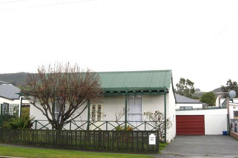 Photo of property in 90 Stevenson Avenue, Sawyers Bay, Port Chalmers, 9023