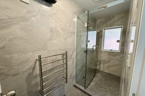 Photo of property in 6 Porter Avenue, Te Atatu South, Auckland, 0610