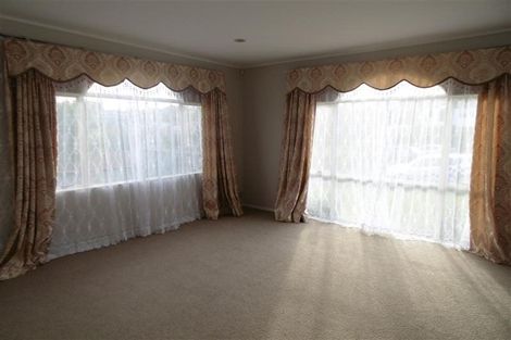 Photo of property in 22 Te Hoe Grove, Pinehill, Auckland, 0632