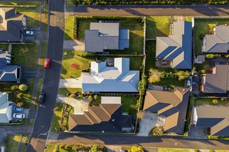 Photo of property in 31 Rochfort Crescent, Pyes Pa, Tauranga, 3112