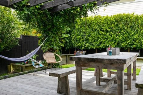 Photo of property in 35 Seaway Terrace, Otumoetai, Tauranga, 3110