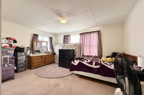 Photo of property in 12 Henry Street, Ebdentown, Upper Hutt, 5018