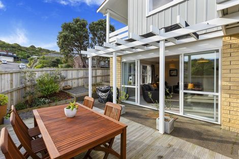 Photo of property in 1 Clematis Grove, Maungaraki, Lower Hutt, 5010