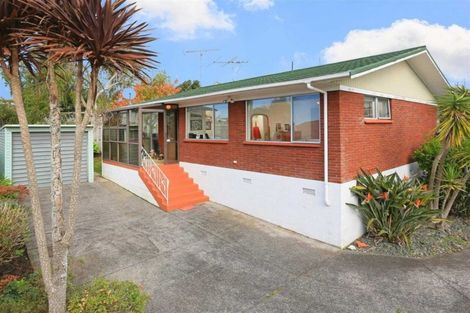 Photo of property in 2/7 Ian Place, Glendene, Auckland, 0602