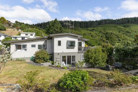 Photo of property in 17 Westhaven Drive, Tawa, Wellington, 5028