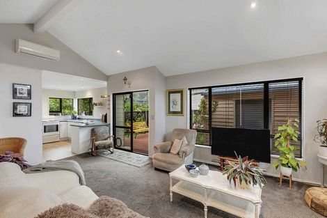 Photo of property in 37 Apple Terrace, Ranui, Porirua, 5024