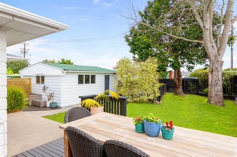 Photo of property in 671 Te Atatu Road, Te Atatu Peninsula, Auckland, 0610
