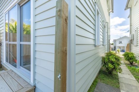 Photo of property in 7/6 John Jennings Drive, Oteha, Auckland, 0632