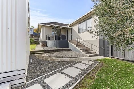 Photo of property in 3 Stuart Place, Blagdon, New Plymouth, 4310