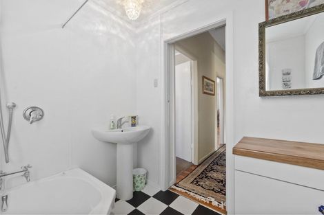 Photo of property in 3 Saint Olpherts Avenue, Hamilton East, Hamilton, 3216