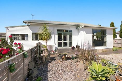 Photo of property in 30 Memorial Place, Waitara, 4320