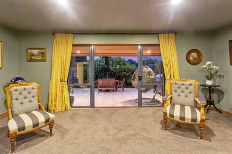 Photo of property in 100 Gardiners Road, Harewood, Christchurch, 8051